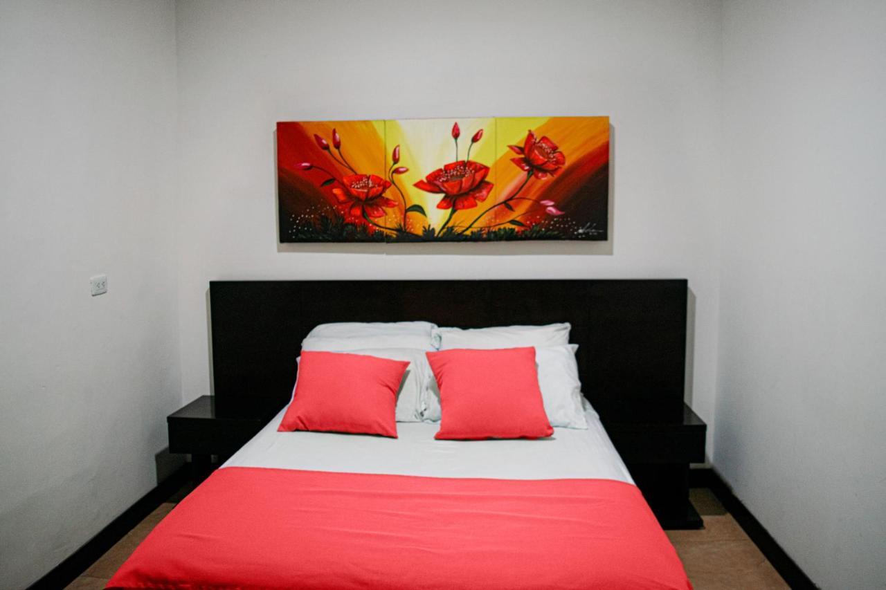 מניזאלס Casabella Hotel מראה חיצוני תמונה