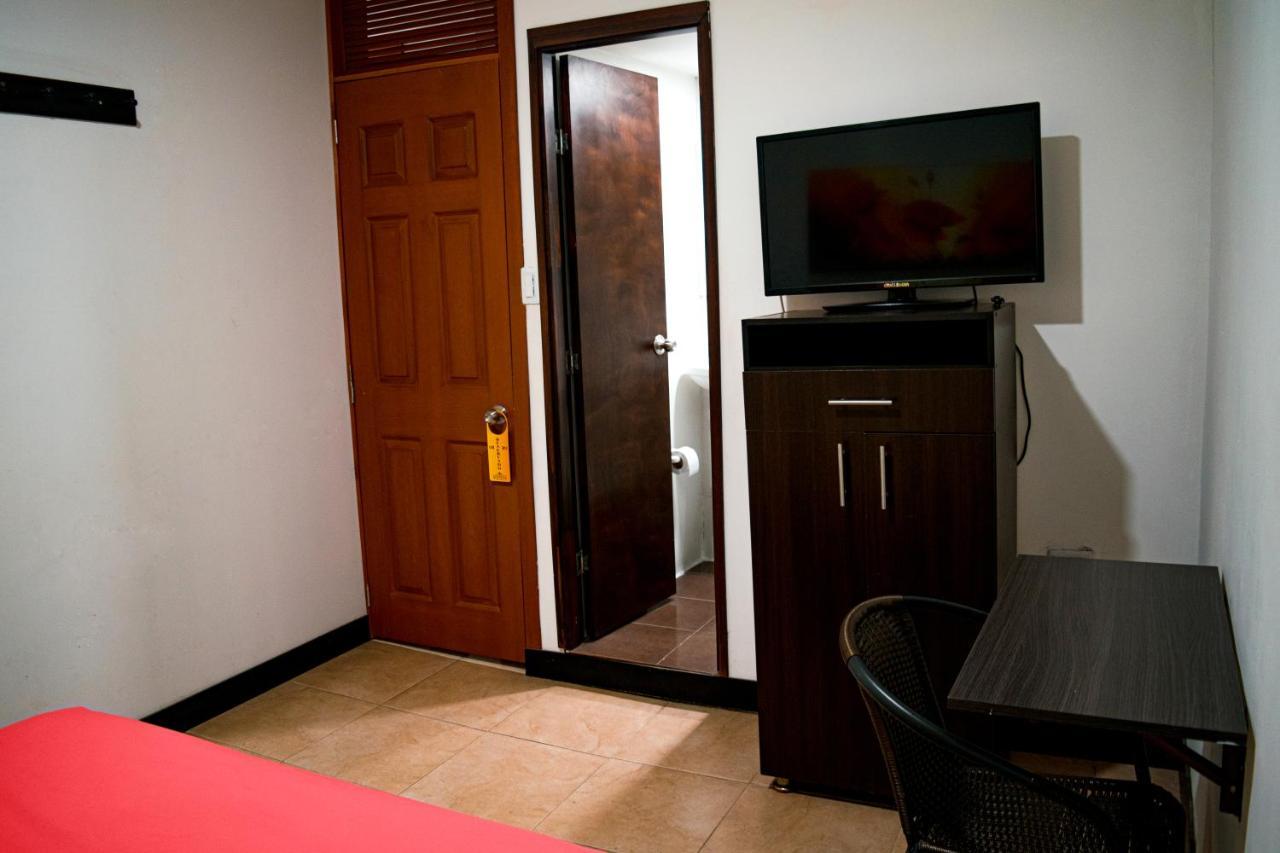 מניזאלס Casabella Hotel מראה חיצוני תמונה