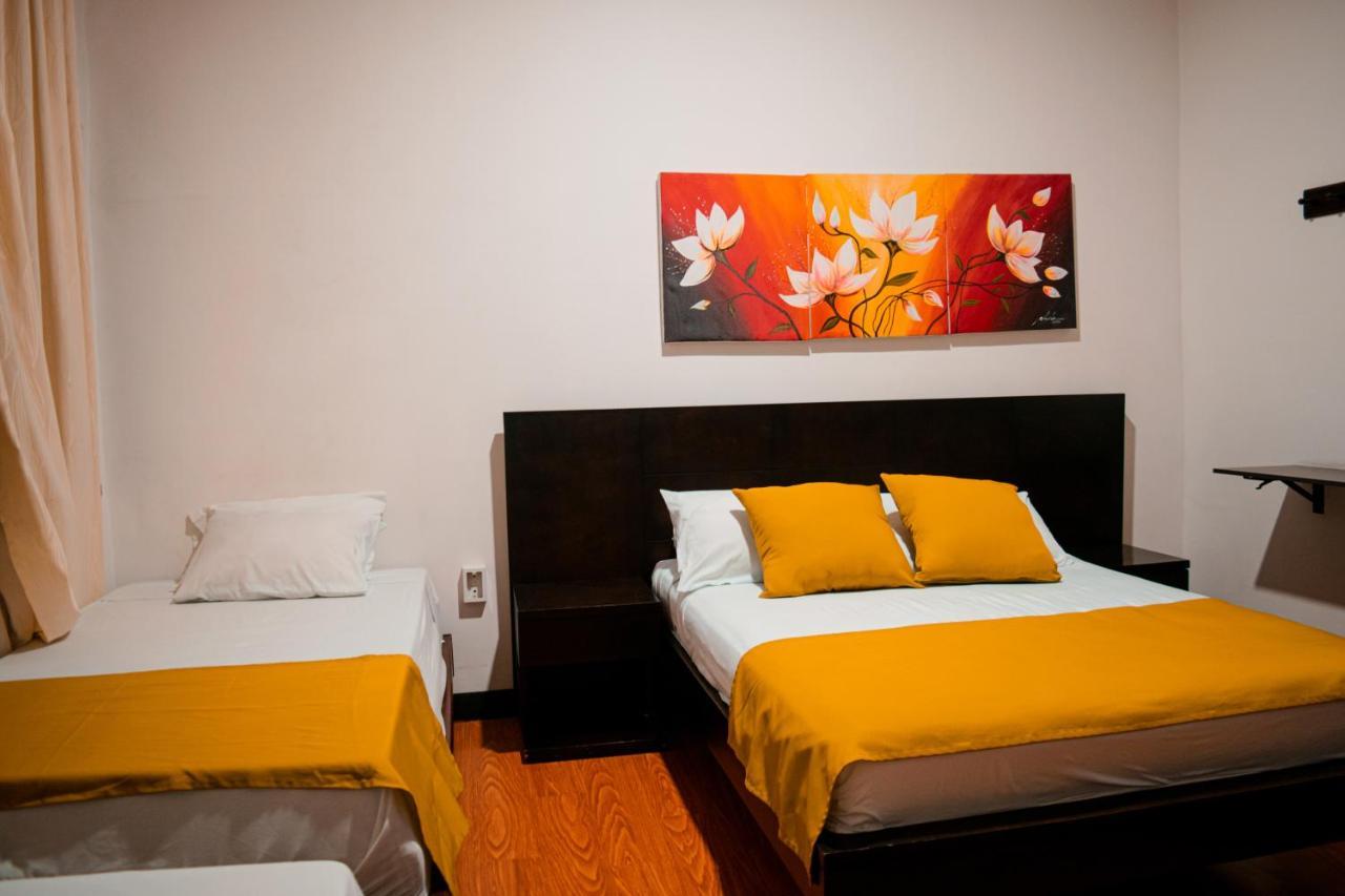 מניזאלס Casabella Hotel מראה חיצוני תמונה