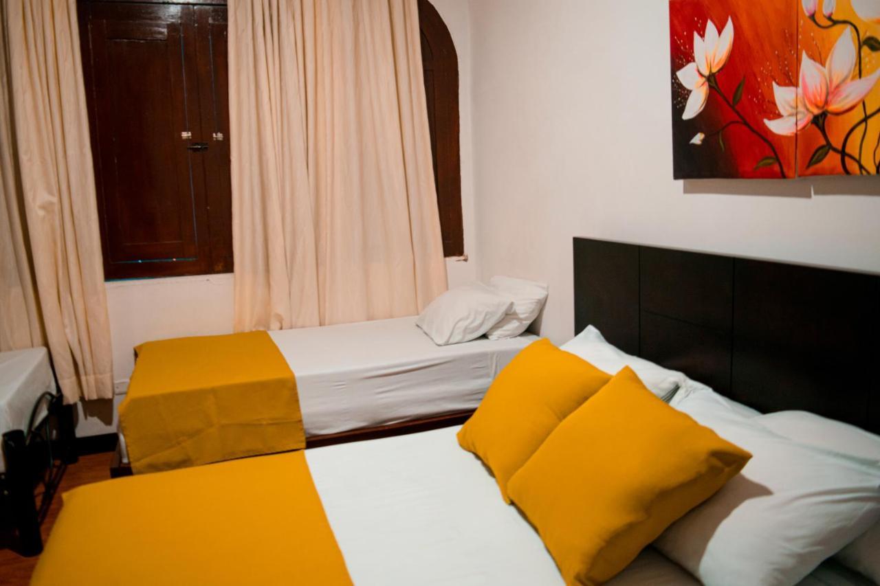 מניזאלס Casabella Hotel מראה חיצוני תמונה